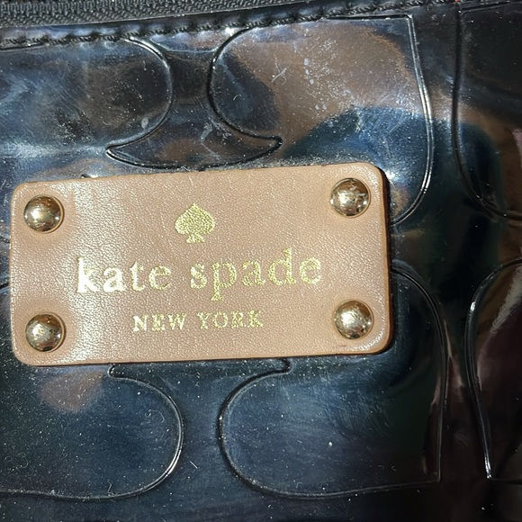 KATE SPADE BLACK PATENT LEATHER HEART TOTE BAG! - Picture 2 of 10